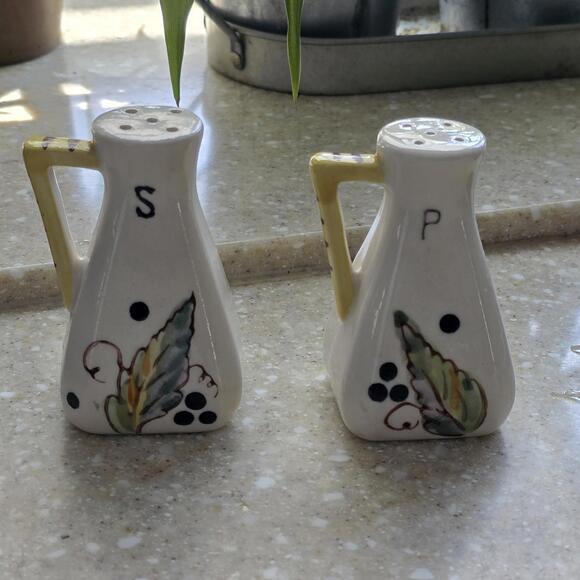 Vintage Salt and Pepper Shakers Berry Leaf Yellow Brown Striped Handle 3.5” - Picture 1 of 4